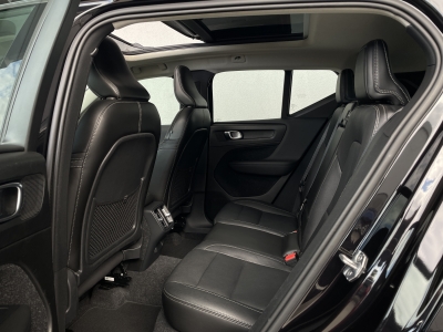 Volvo XC40 D3 MOMENTUM 2WD*PANO*LED*NAVI*HARMAN&KARDON