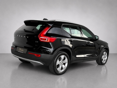 Volvo XC40 D3 MOMENTUM 2WD*PANO*LED*NAVI*HARMAN&KARDON