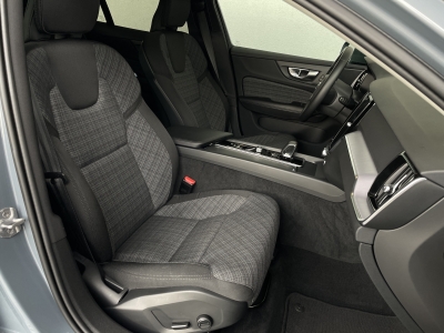 Volvo V60 B3*CORE*4 x SHZ*R.KAMERA*LED*NAVI*