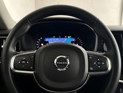 Volvo V60 B3*CORE*4 x SHZ*R.KAMERA*LED*NAVI*