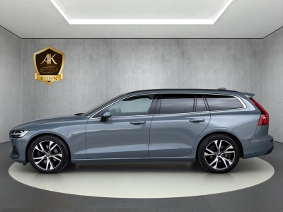Volvo V60 B3*CORE*4 x SHZ*R.KAMERA*LED*NAVI*