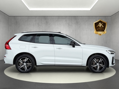 Volvo XC60 B4*PLUS DARK*R-DESIGN*KEYLESS*R.KAM*1.HAND*