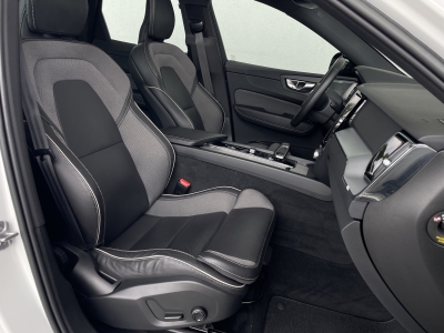 Volvo XC60 B4*PLUS DARK*R-DESIGN*KEYLESS*R.KAM*1.HAND*