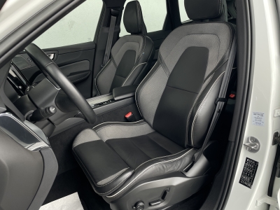 Volvo XC60 B4*PLUS DARK*R-DESIGN*KEYLESS*R.KAM*1.HAND*