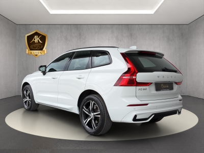 Volvo XC60 B4*PLUS DARK*R-DESIGN*KEYLESS*R.KAM*1.HAND*
