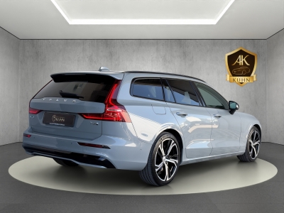 Volvo V60 T8*PLUS DARK*Plug-In Hybr.*AWD*360° KAMERA*