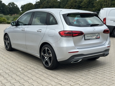 Mercedes-Benz B 220