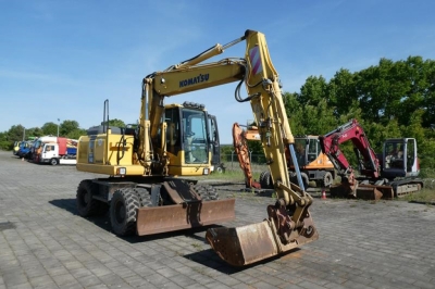 KOMATSU HANOMAG Mobilbagger PW140-7 