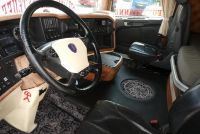 SCANIA (S) R 580/4x2 V 8- Top-Ausstattung