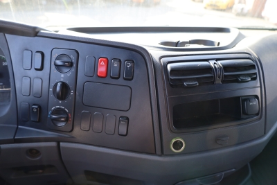 Mercedes-Benz 816 Atego Koffer + LBW, Klima, Mittelsitz