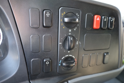 Mercedes-Benz 816 Atego Koffer + LBW, Klima, Mittelsitz