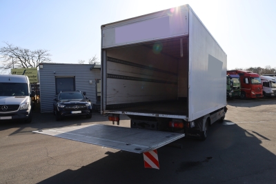 Mercedes-Benz 816 Atego Koffer + LBW, Klima, Mittelsitz