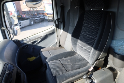 Mercedes-Benz 816 Atego Koffer + LBW, Klima, Mittelsitz