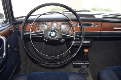 BMW 2000