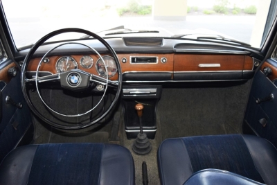 BMW 2000