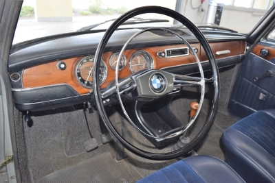 BMW 2000