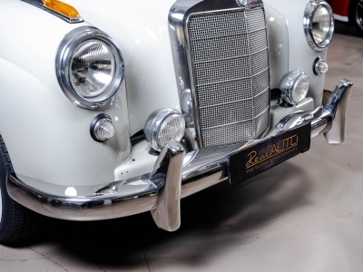 Mercedes-Benz 219 Ponton (W105)