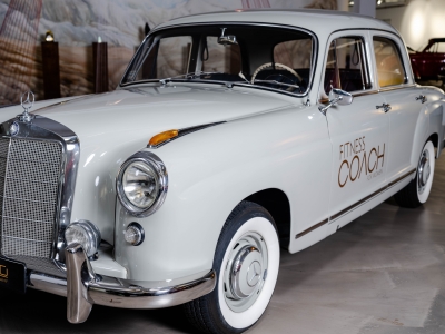 Mercedes-Benz 219 Ponton (W105)