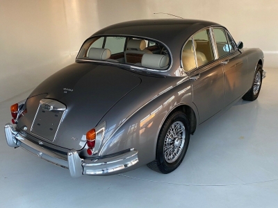 Jaguar MK II