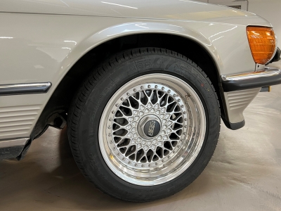 Mercedes-Benz SL 560