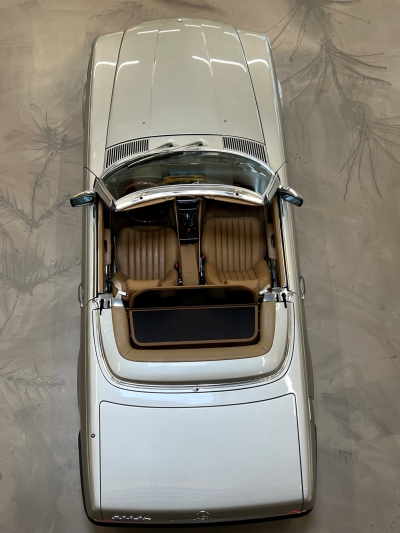 Mercedes-Benz SL 560