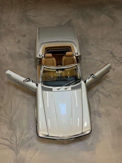 Mercedes-Benz SL 560