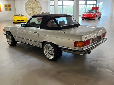 Mercedes-Benz SL 560