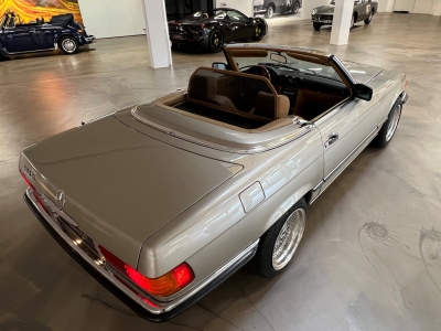 Mercedes-Benz SL 560