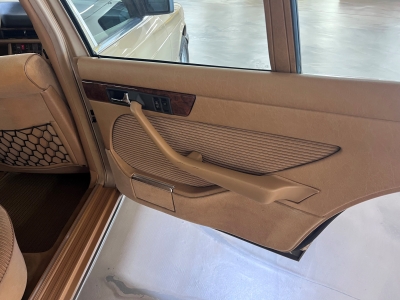 Mercedes-Benz 560