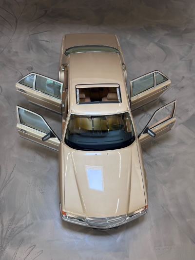Mercedes-Benz 560