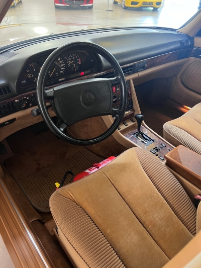 Mercedes-Benz 560