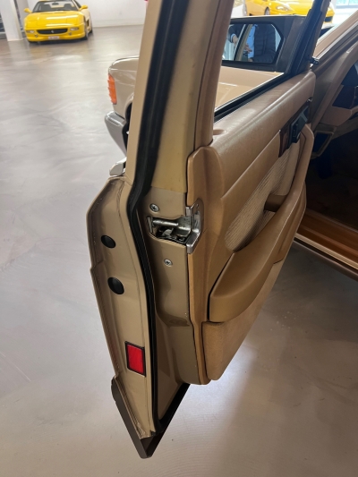 Mercedes-Benz 560