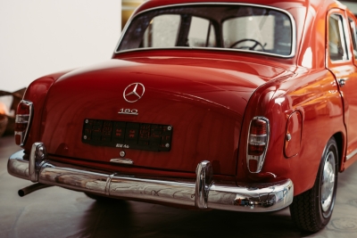 Mercedes-Benz 180 Ponton (W120)