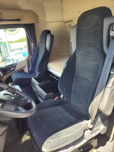 Mercedes-Benz 1851 L 4x2 Actros