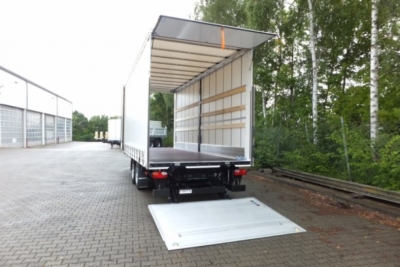 Möslein TPS 11 DL 7,30 neuer Planenanhänger, Ladebordwand + Durchladbar