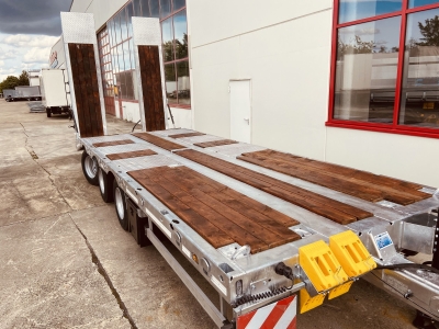 Möslein TT 31 31 t Tridem- Tieflader 3 Achs, 8 m Ladefläche
Neufahrzeug