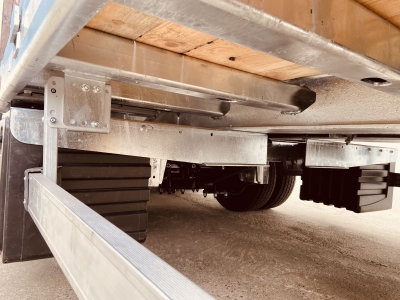 Möslein TT 31 31 t Tridem- Tieflader 3 Achs, 8 m Ladefläche
Neufahrzeug