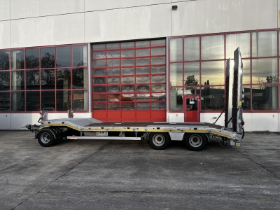 Möslein TA3 Schwebheim 3 Achs Tiefladeranhänger, neuwertig