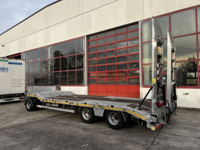 Möslein TA3 Schwebheim 3 Achs Tiefladeranhänger, neuwertig