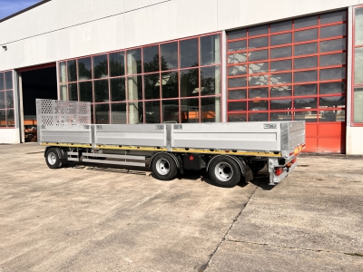 Möslein T 3 Plato 9 m 3 Achs Jumbo- Plato- Anhänger 9 m, Mega
