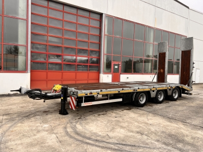 Möslein TTA33 Schwebheim 31 t Tridemtieflader gelenkt, Neuwertig