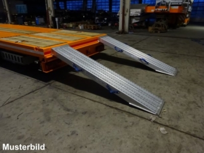 Möslein ST 3 Plato 8,7 3 Achs Satteltieflader Plato 45 t GG
für Fertigteile, Baumaschinen