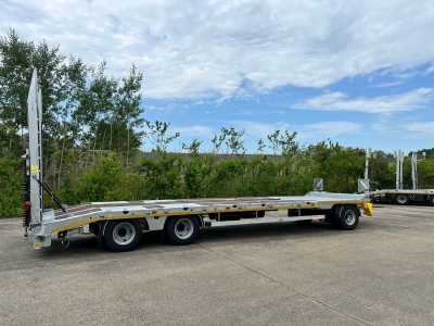 Möslein T 3-9,20 F 3 Achs Tieflader mit gerader Ladefläche 9 m, Neufahrzeug