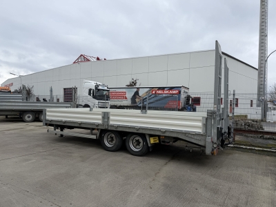 ANDERE TT Tandemtieflader, hydr. Rampen, wenig Benutzt