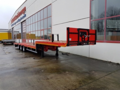 Möslein STO 3 Schwebheim 3 Achs Satteltieflader Plato