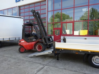 Möslein TTT 11-6,2 BR Weiß Tandemtieflader mit breiten Rampen
Neufahrzeug