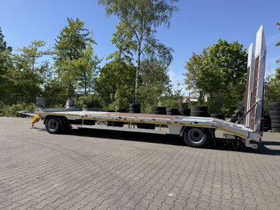 Möslein T2 Plato 8,20 2 Achs Tieflader mit gerader Ladefläche 8,20 m, Neufahrzeug