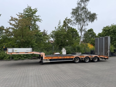 HUMBAUR HTS30 3 Achs Satteltieflader, neuwertig