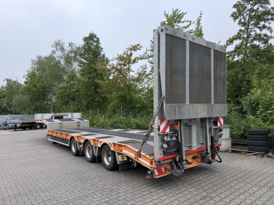 HUMBAUR HTS30 3 Achs Satteltieflader, neuwertig