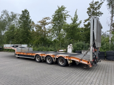 HUMBAUR HTS30 3 Achs Satteltieflader, neuwertig